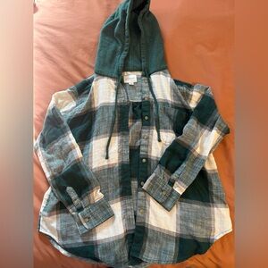 American Eagle Outfitters Green and Cream Plaid Shirt